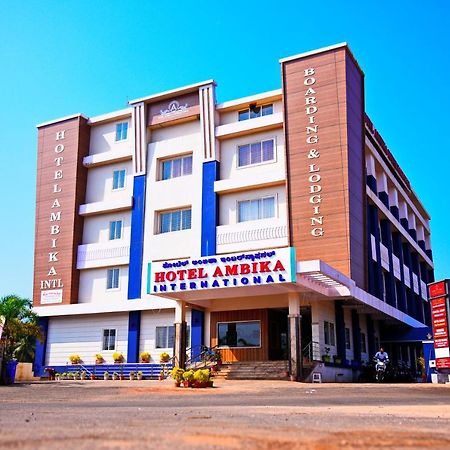 Hotel Ambika International Byndoor Bainduru Екстериор снимка