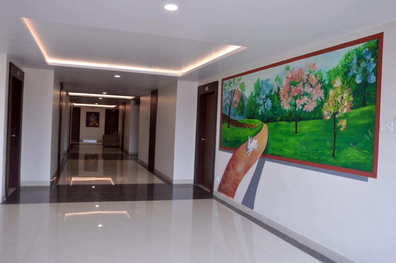 Hotel Ambika International Byndoor Bainduru Екстериор снимка