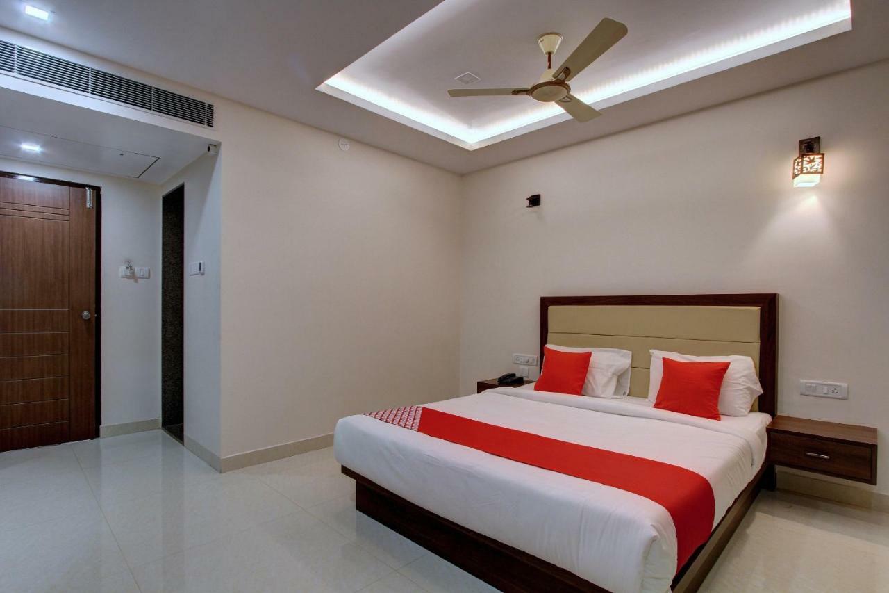 Hotel Ambika International Byndoor Bainduru Екстериор снимка