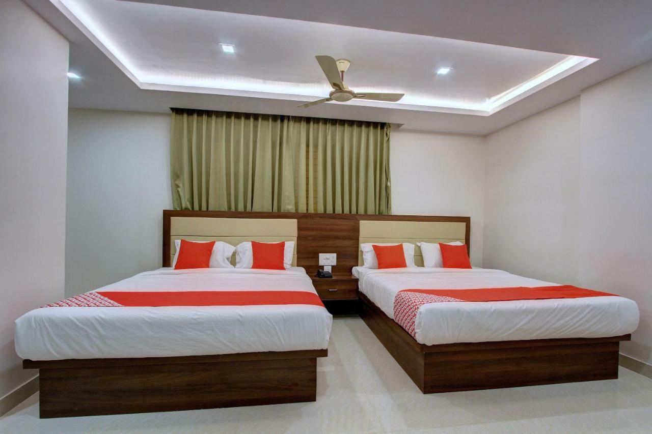 Hotel Ambika International Byndoor Bainduru Екстериор снимка