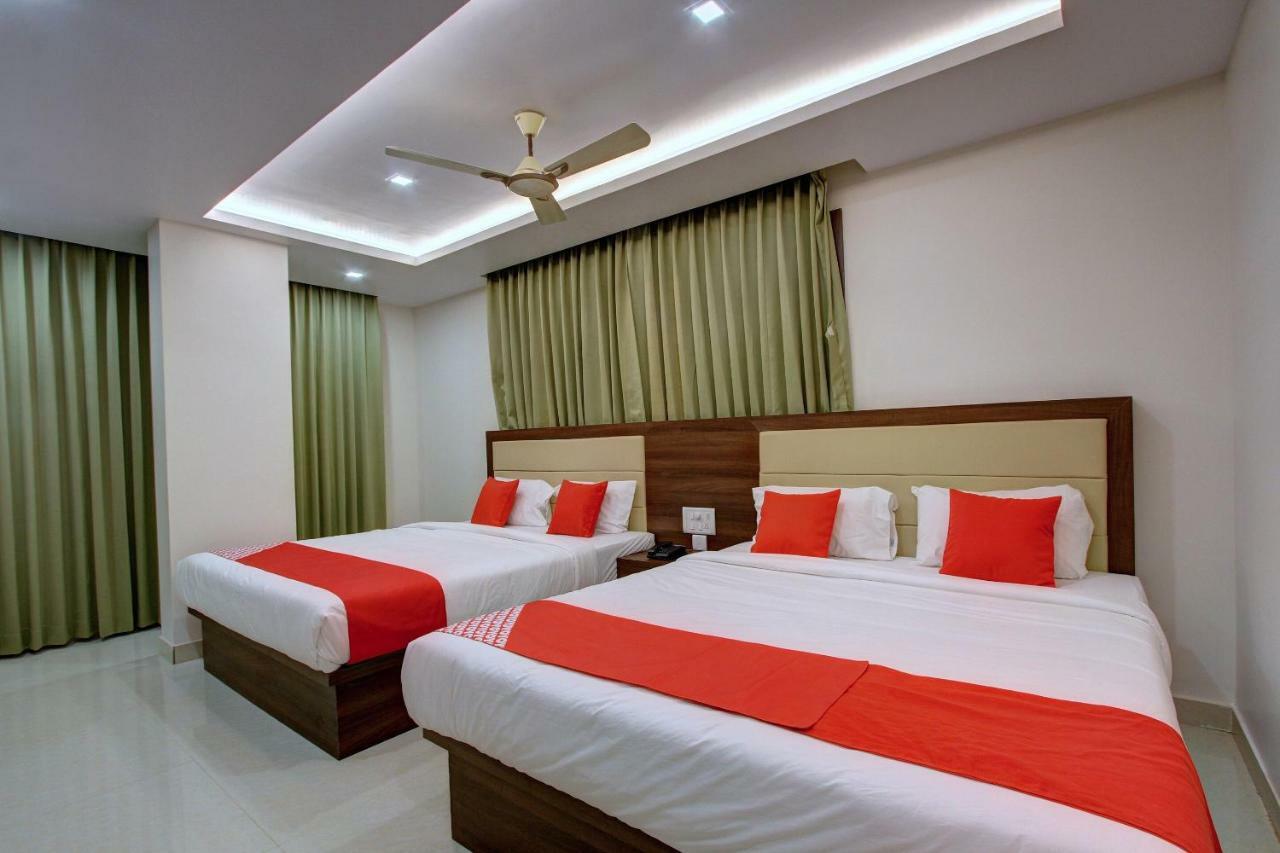 Hotel Ambika International Byndoor Bainduru Екстериор снимка