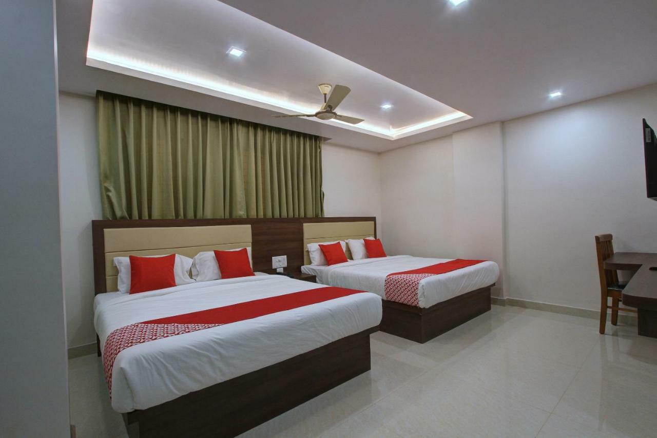 Hotel Ambika International Byndoor Bainduru Екстериор снимка