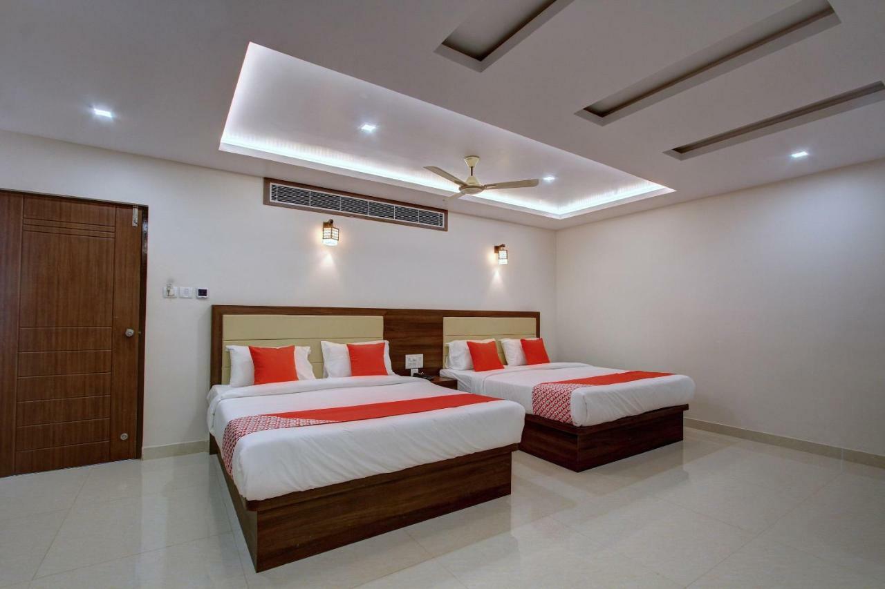Hotel Ambika International Byndoor Bainduru Екстериор снимка