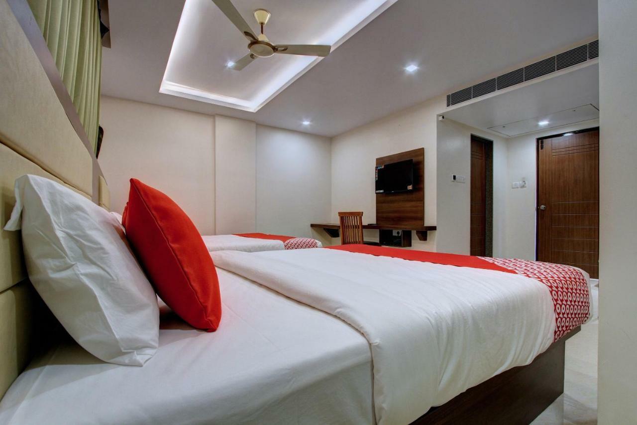 Hotel Ambika International Byndoor Bainduru Екстериор снимка