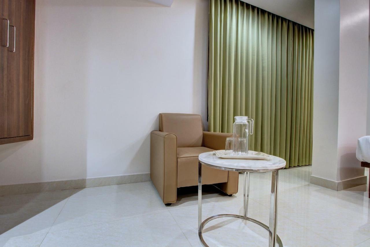 Hotel Ambika International Byndoor Bainduru Екстериор снимка
