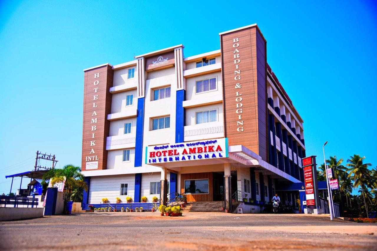 Hotel Ambika International Byndoor Bainduru Екстериор снимка