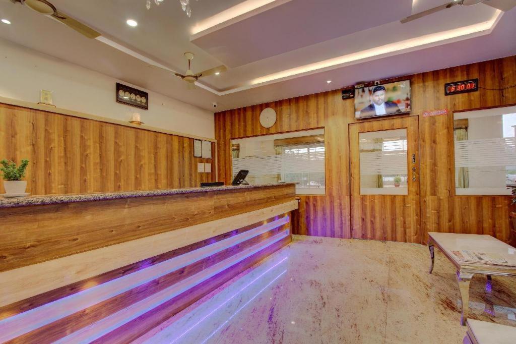 Hotel Ambika International Byndoor Bainduru Екстериор снимка