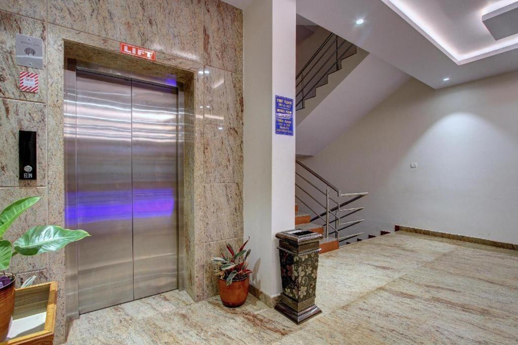 Hotel Ambika International Byndoor Bainduru Екстериор снимка