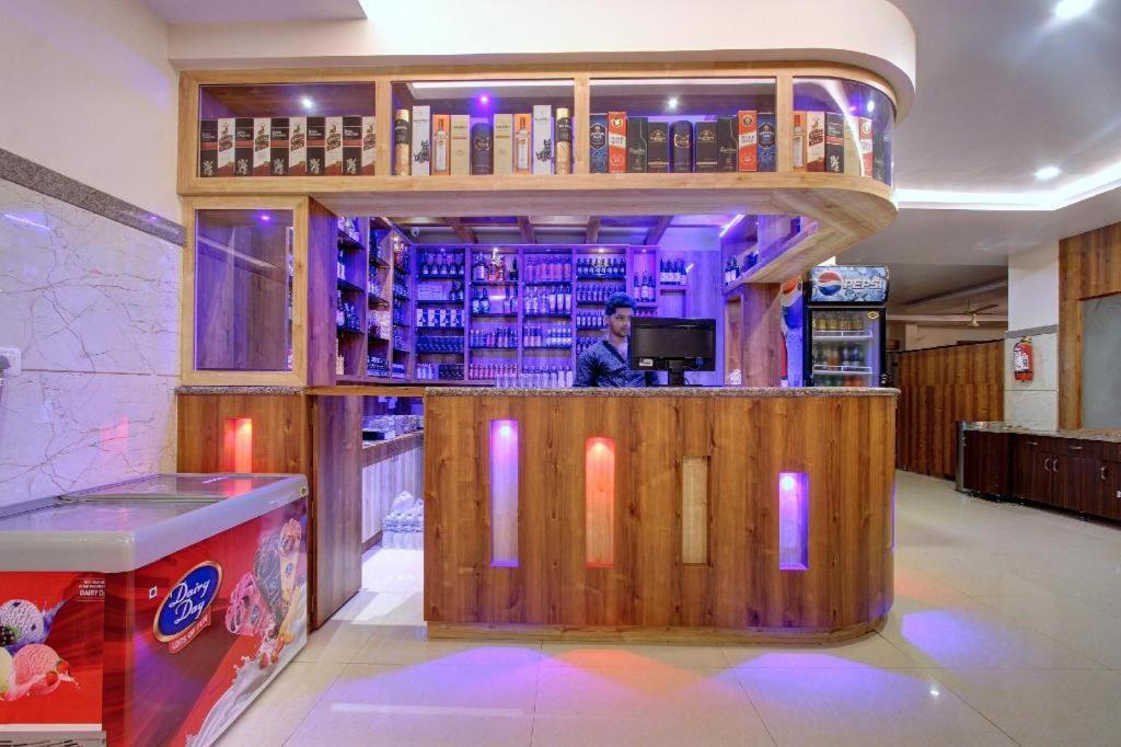 Hotel Ambika International Byndoor Bainduru Екстериор снимка